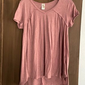 Women’s soft shirt. Size large.